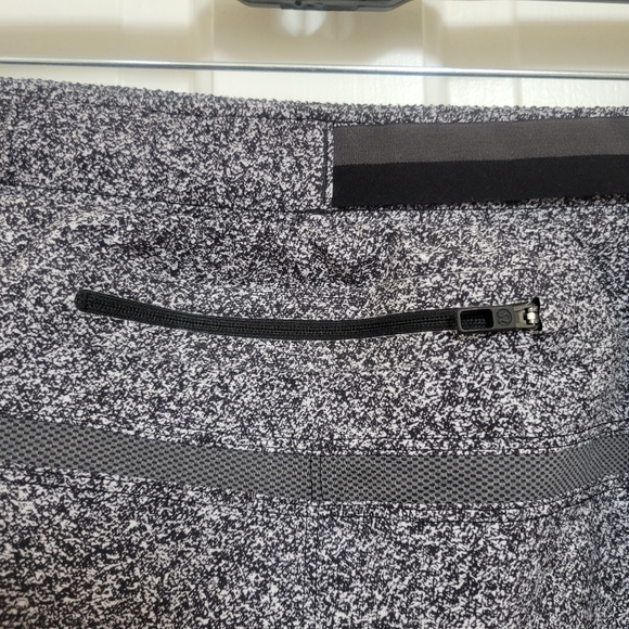 Lululemon Surge men's shorts size xl. - Picture 7 of 10